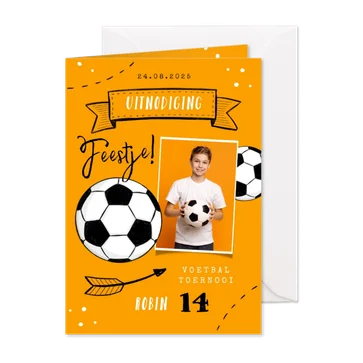 Uitnodiging voetbal verjaardag tiener oranje foto doodle
